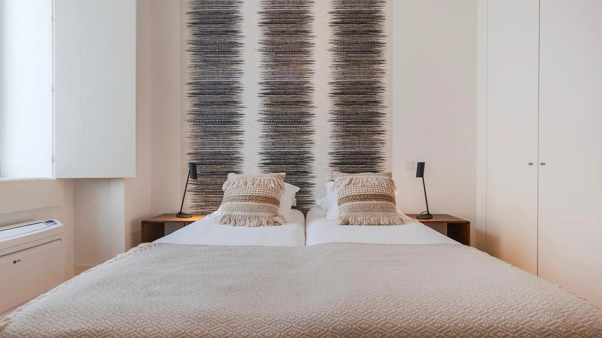 Downtown By The River Apartment By Lovelystay Lisbon