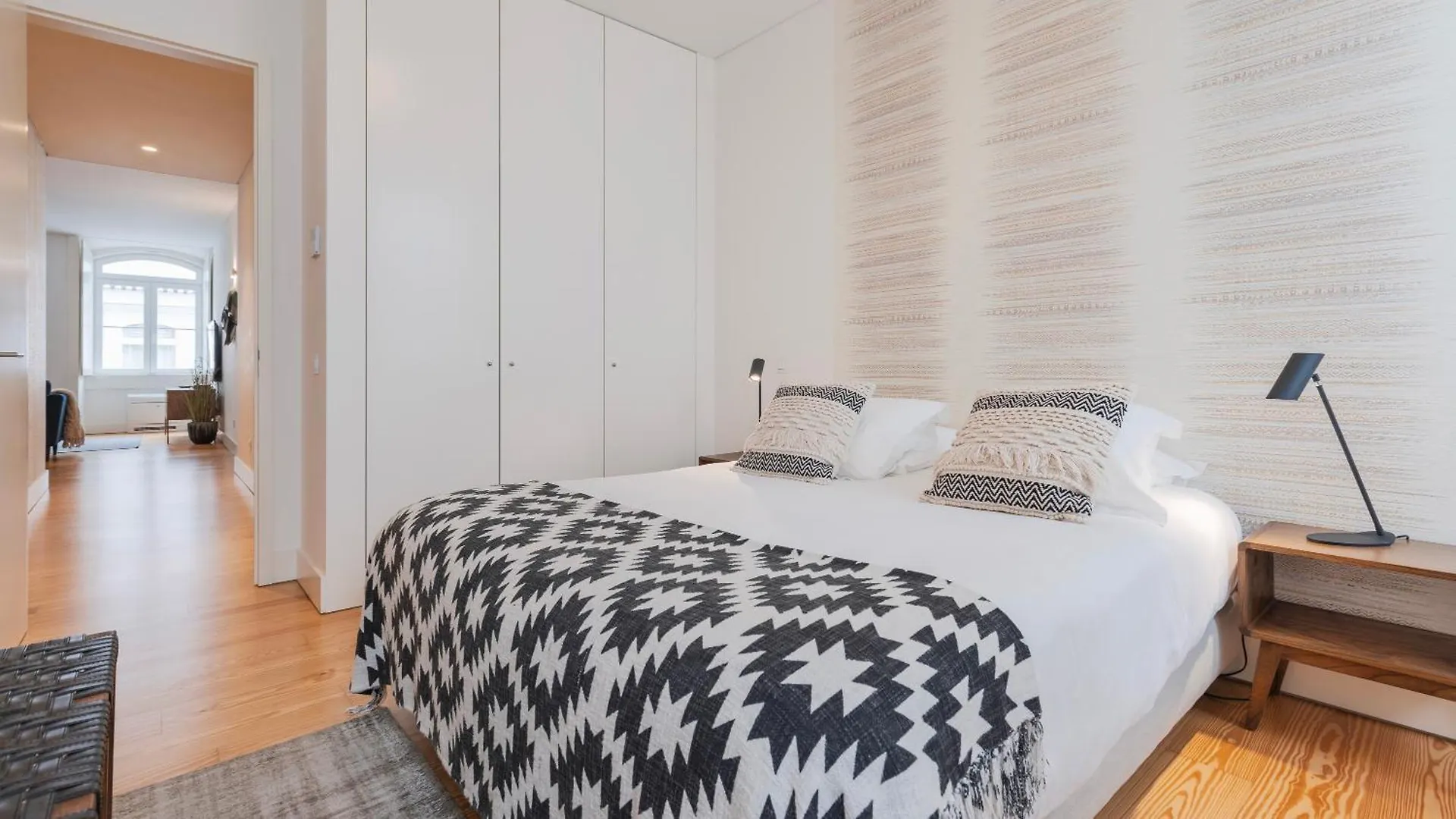 Downtown By The River Apartment By Lovelystay Lisbon