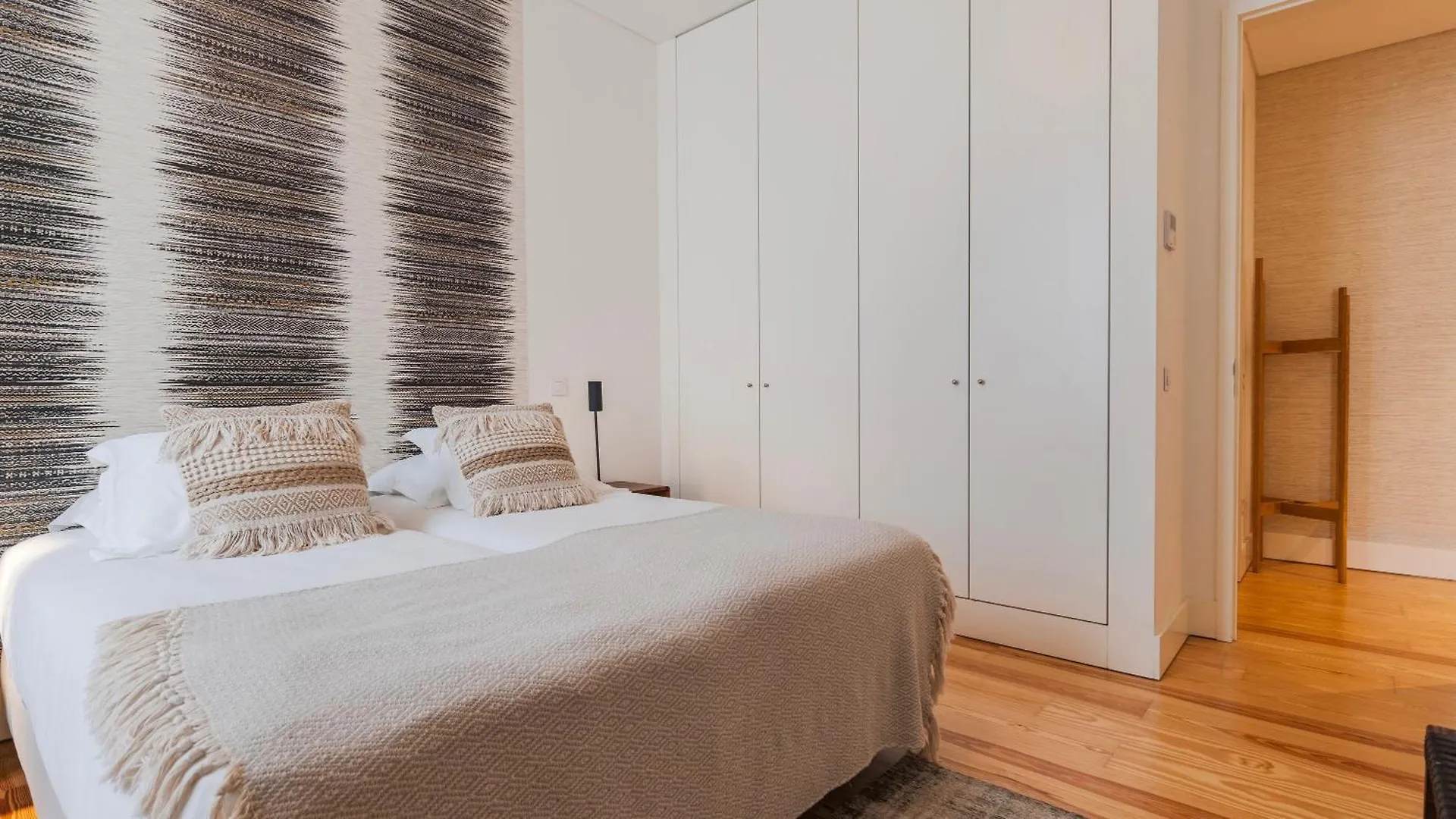 Downtown By The River Apartment By Lovelystay Lisbon