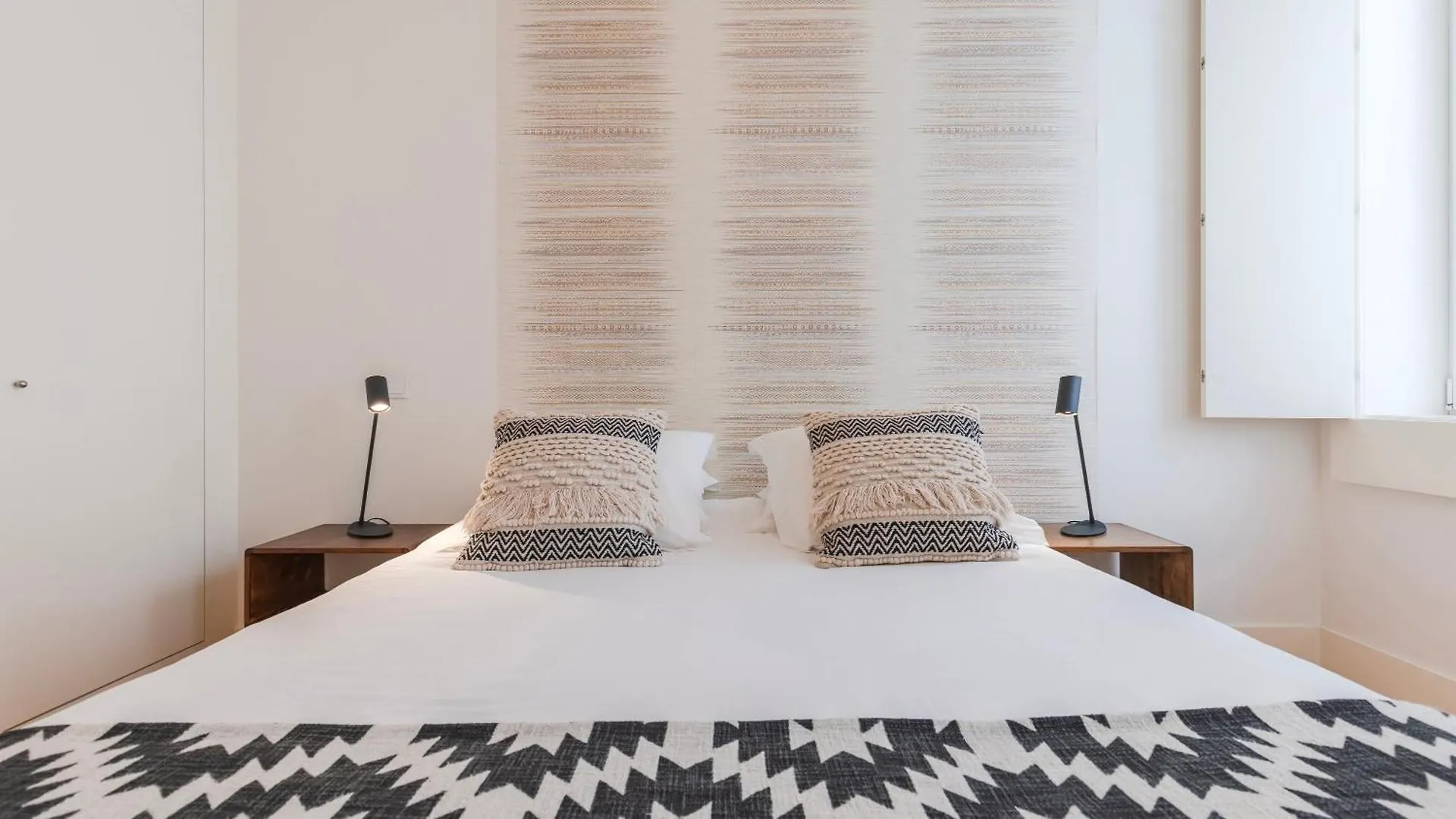 Downtown By The River Apartment By Lovelystay Lisbon Portugal