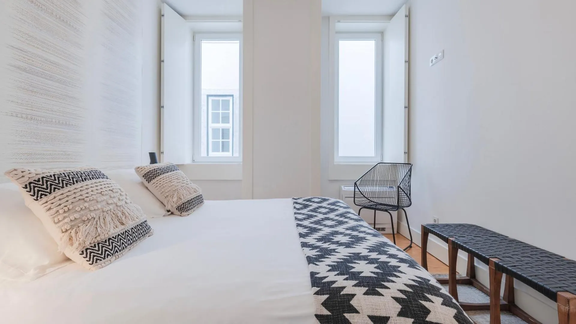 Downtown By The River Apartment By Lovelystay Lisbon