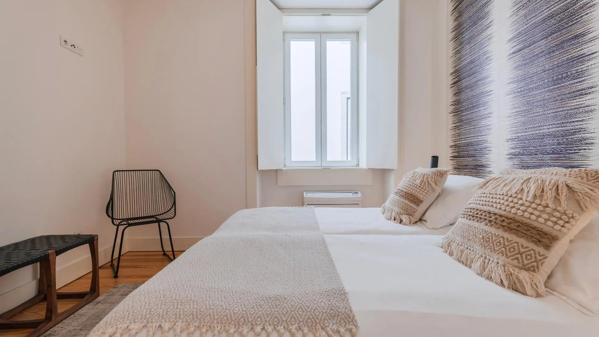 Downtown By The River Apartment By Lovelystay Lisbon
